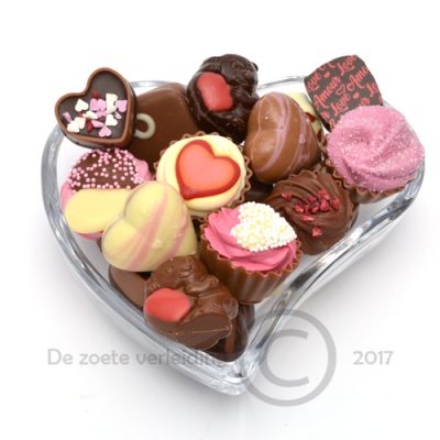 Valentijn bonbons in luxe glazen hartje